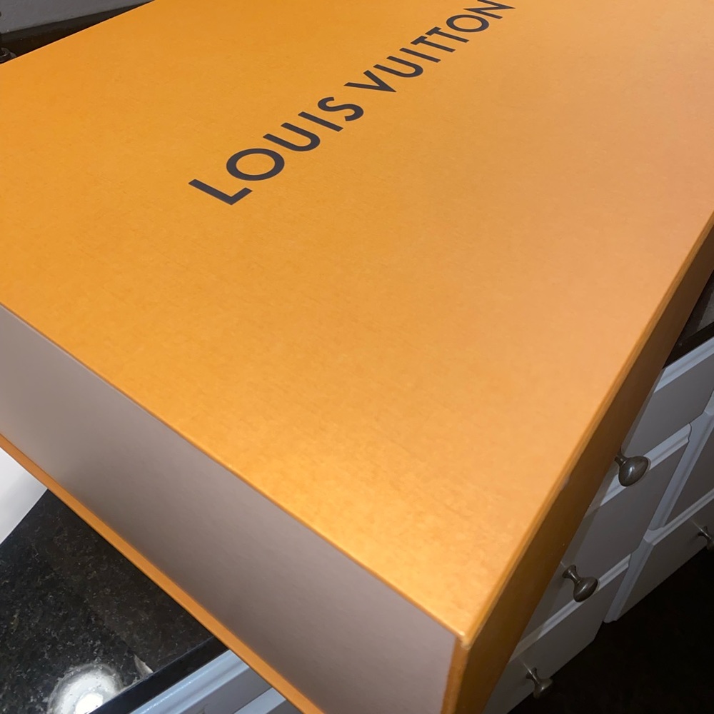 Louis Vuitton box